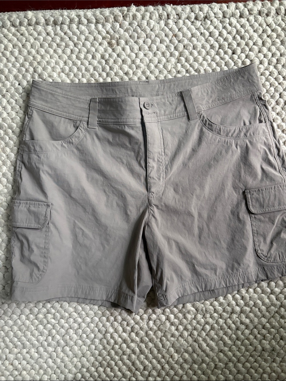 Eddie Bauer Light Gray Cargo Shorts — Everyday Utility